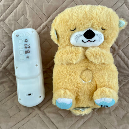 PELUCHE NUTRIA DORMILONA CON CONTROL LED - MOSTAZA