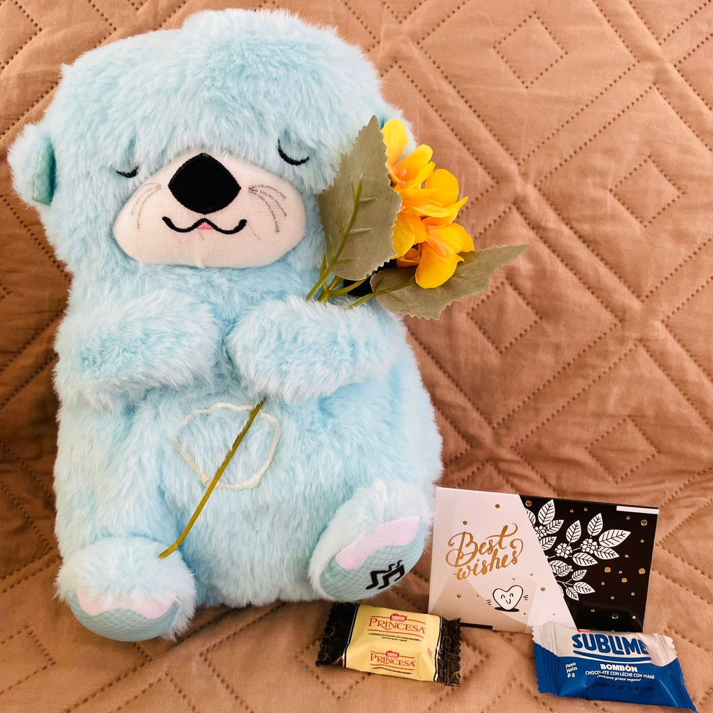 PELUCHE NUTRIA DORMILONA CON CONTROL LED - CELESTE